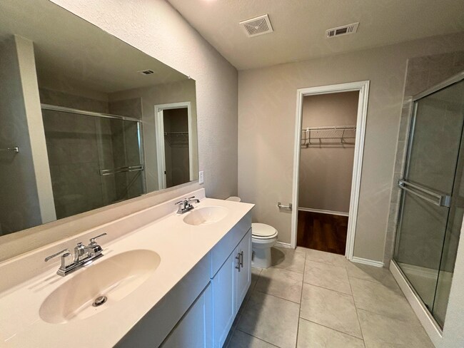 Building Photo - 10330 Gibbons Creek