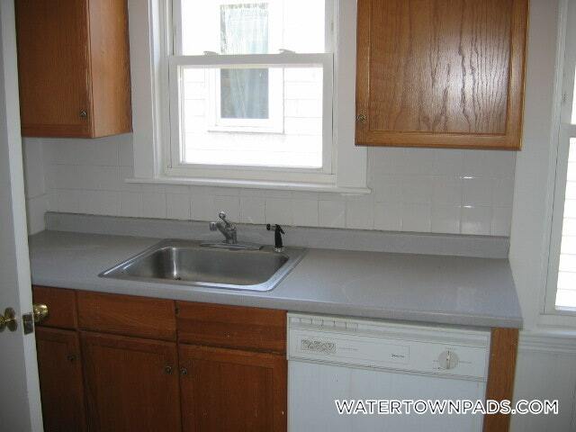 Building Photo - 53 Parker St