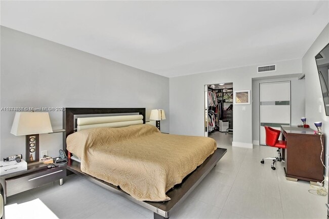 Building Photo - 5750 Collins Ave