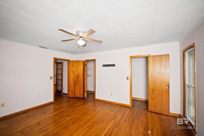 Building Photo - 21213 Lawrence Rd