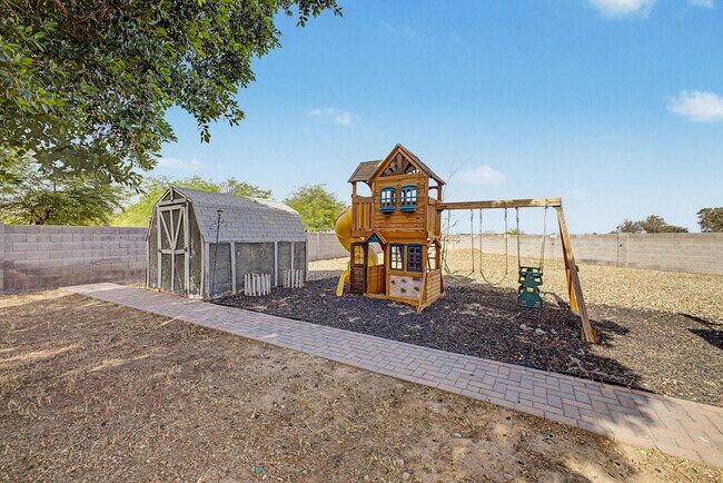Building Photo - 8601 N 103rd Ave