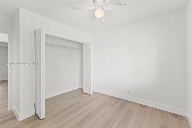 Building Photo - 181 Wimbledon Lakes Dr