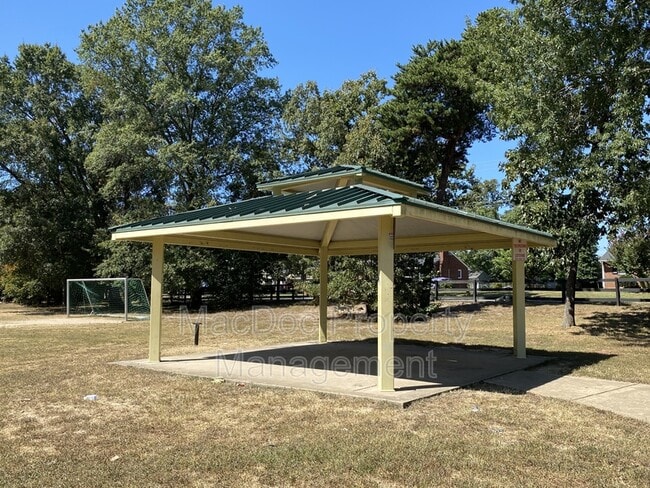 Building Photo - 813 Sledgehammer Dr