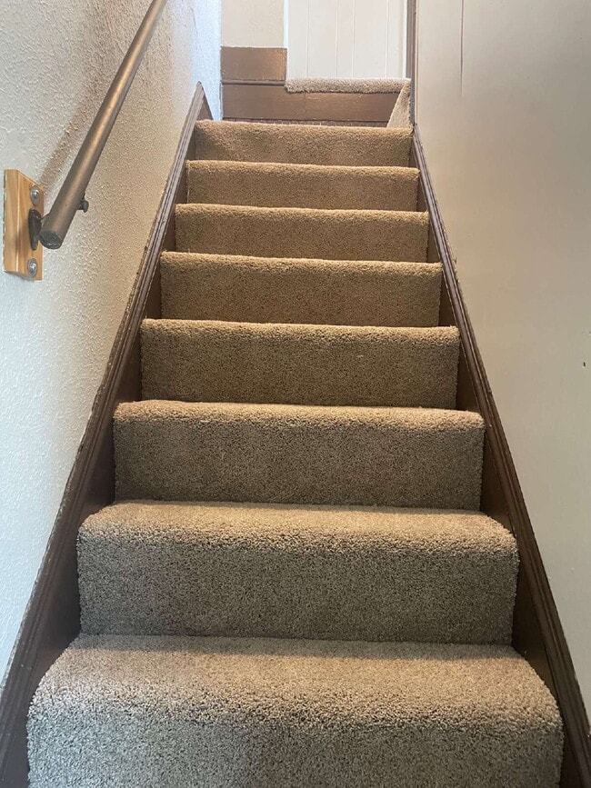 Building Photo - Stairway to Heaven — Charming 1 Bedroom with Upstairs Retreat