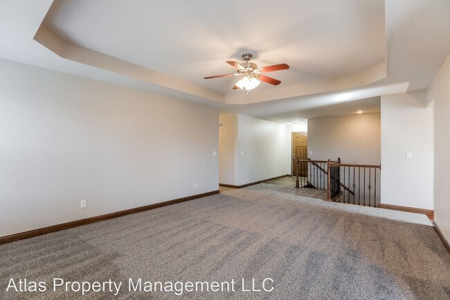 Building Photo - 4 br, 3 bath House - 16910 Meadow Creek Court