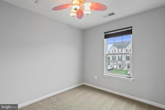 Building Photo - 85 Norwood Dr