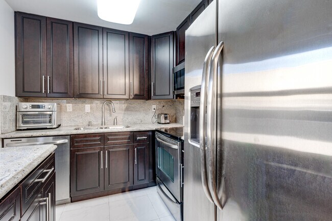 Building Photo - 509 Capri Dr