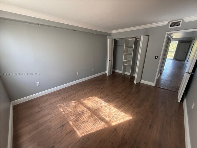 Building Photo - 9723 NW 49th Terrace