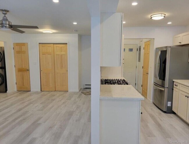 Building Photo - 100 Hillside Dr