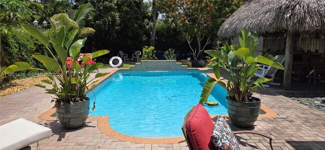 Building Photo - 4317 SW 62nd Ave