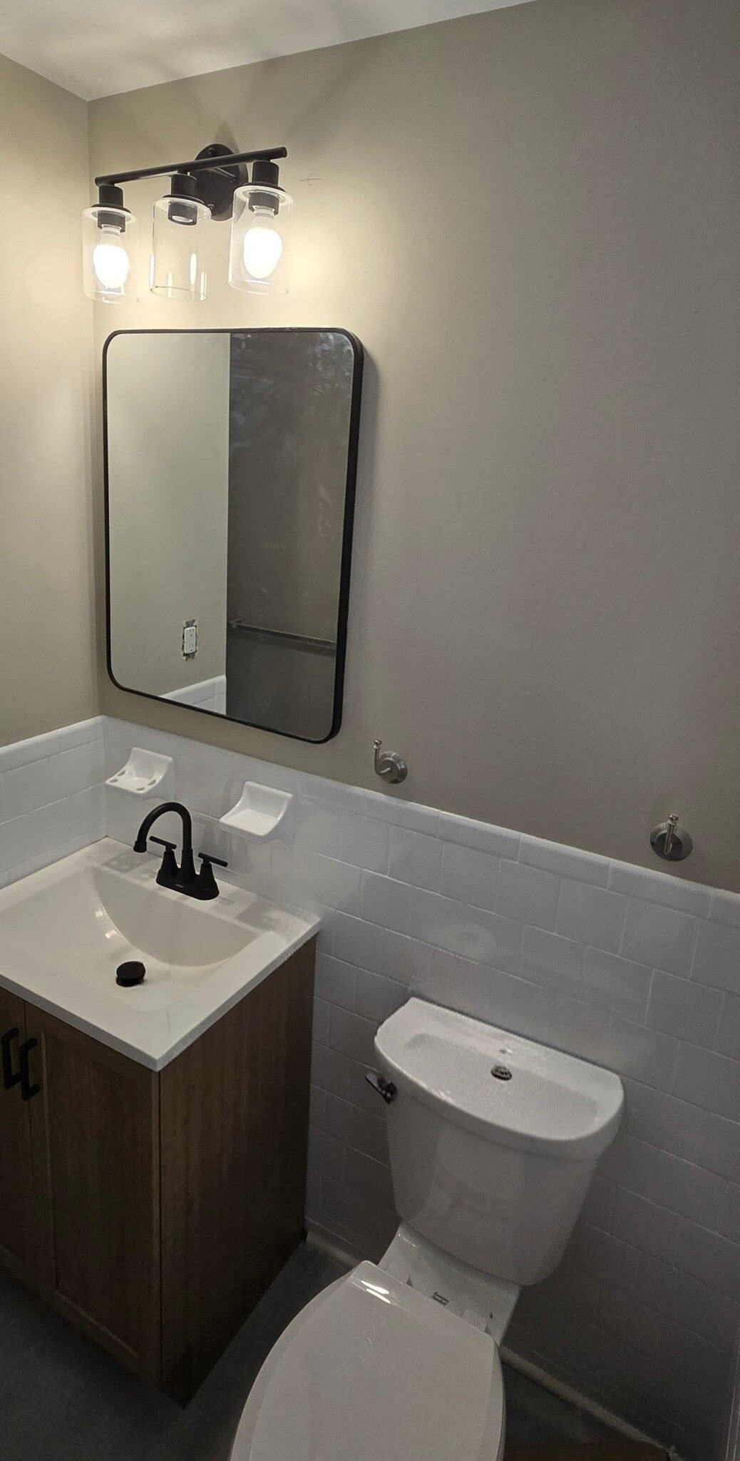 Building Photo - 2209 Shore Dr