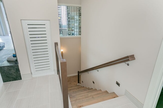 Building Photo - UNUBSTRUCTED VIEWS FROM THIS MACDONALD HIG...