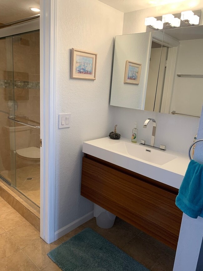 Building Photo - The cutest loft condo in Tahoe Keys - Oct ...