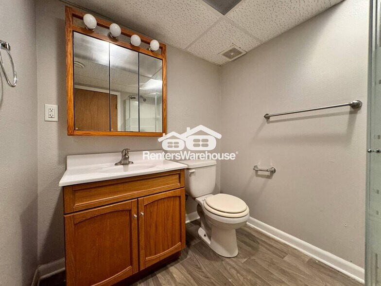 Building Photo - 1328 Carrie Ave