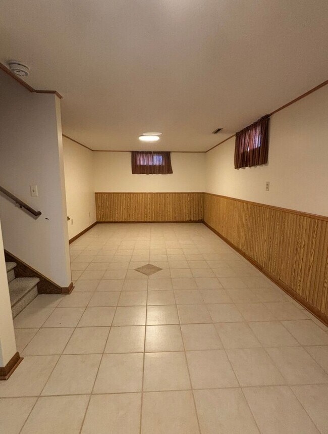 Building Photo - 106 Merlin Cir