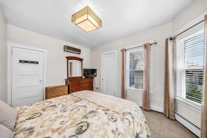 Building Photo - 90 Union Ave