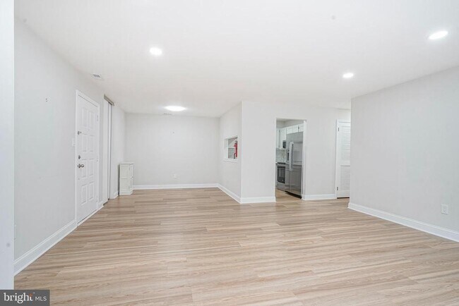 Building Photo - 4617A Aberdeen Dr