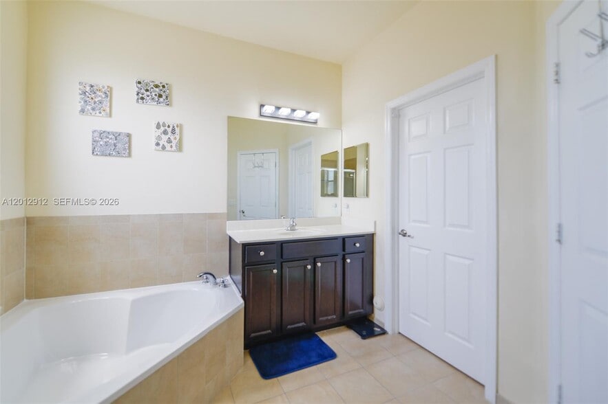 Building Photo - 9101 SW 169th Pl