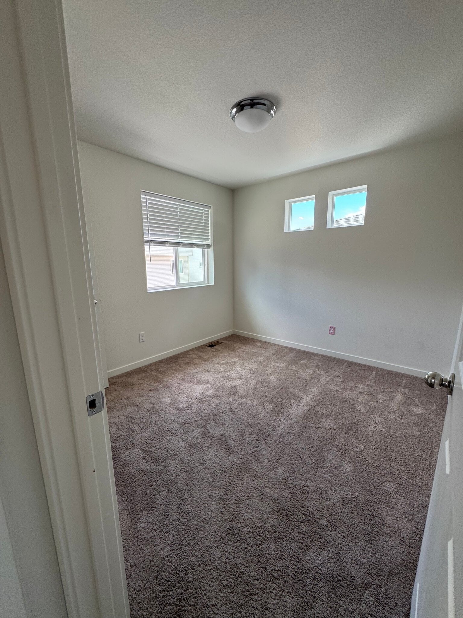 Building Photo - 5836 Thurless Ln