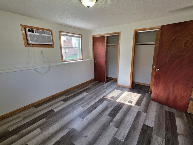 Building Photo - 2096 Imperial Ln