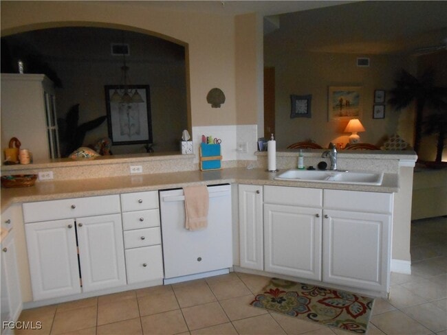 Building Photo - 10720 Ravenna Way