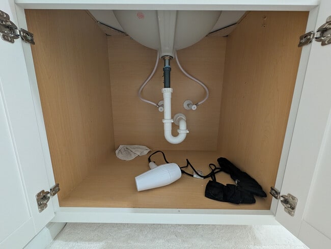 Building Photo - Room in Apartment on North Mills Rd