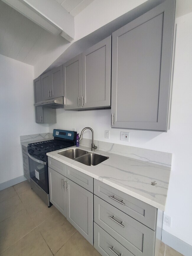 Kitchen - 679 E Port Hueneme Rd