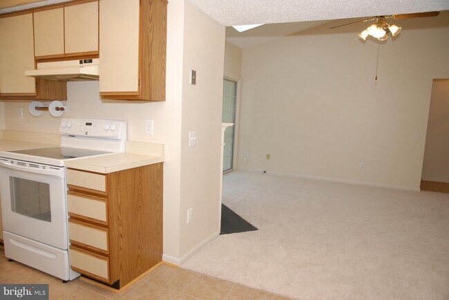 Building Photo - 9230 Niki Pl