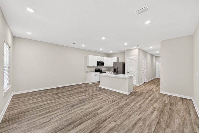 Building Photo - 51 S Main Deck Dr