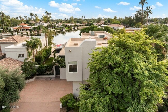 Building Photo - 7613 E Vía Del Reposo