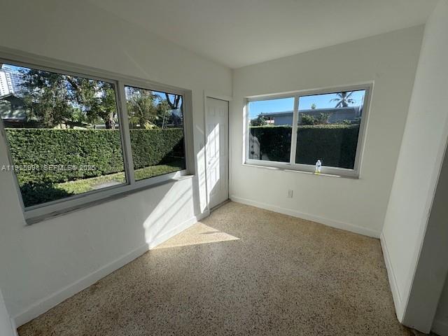 Building Photo - 900 SW 5th Ave