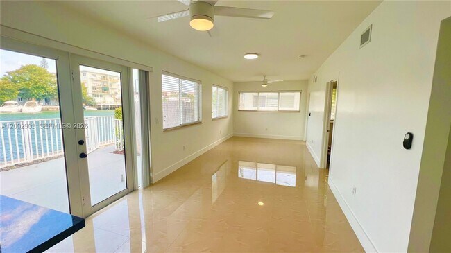 Building Photo - 8235 Crespi Blvd