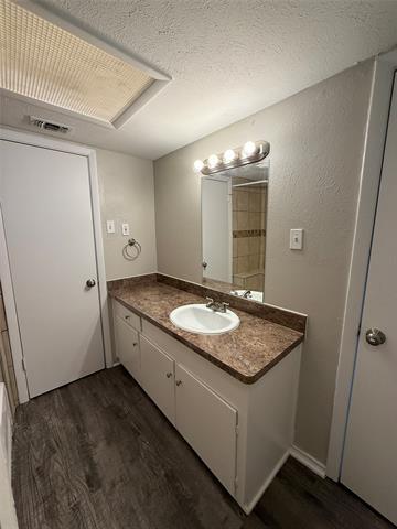 Building Photo - 2536 Earlcove Dr