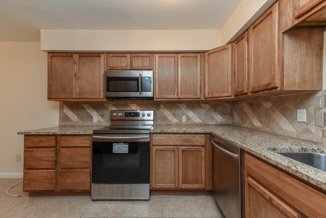 Building Photo - 18610 Anne Dr