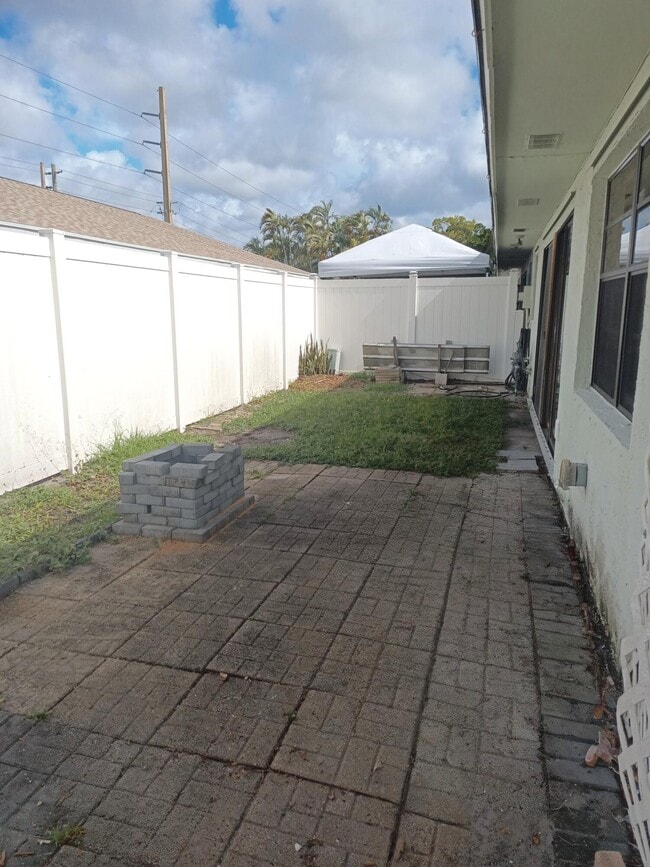 Building Photo - 4374 Walden Cir