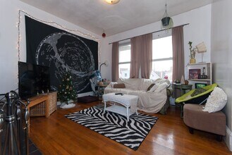 Building Photo - Sunny 2 Bed in Allston | Hardwood Floors | Dishwasher | 9/1