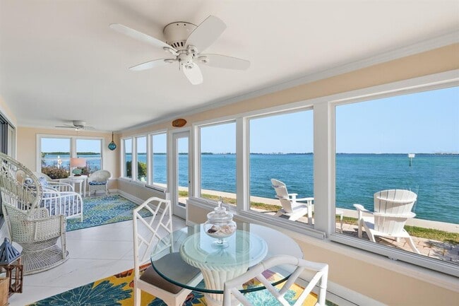 Building Photo - 957 Spanish Dr N