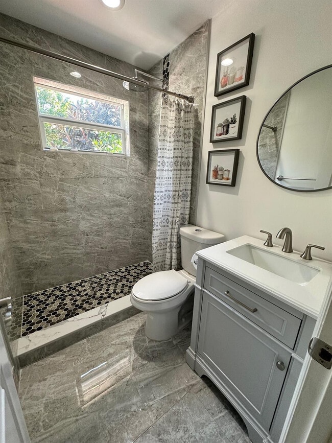 Building Photo - 2300 SW 43rd Terrace