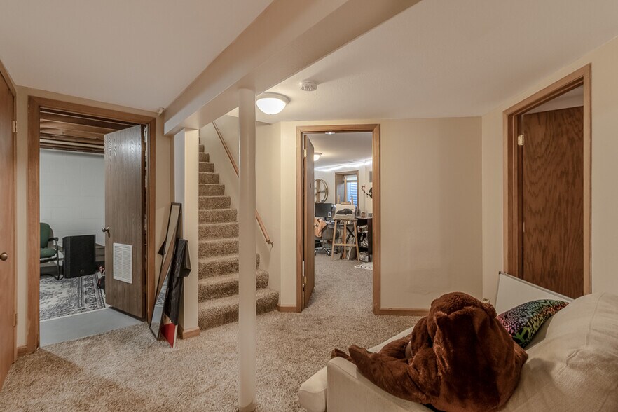 Building Photo - 119 E Welcome Ave