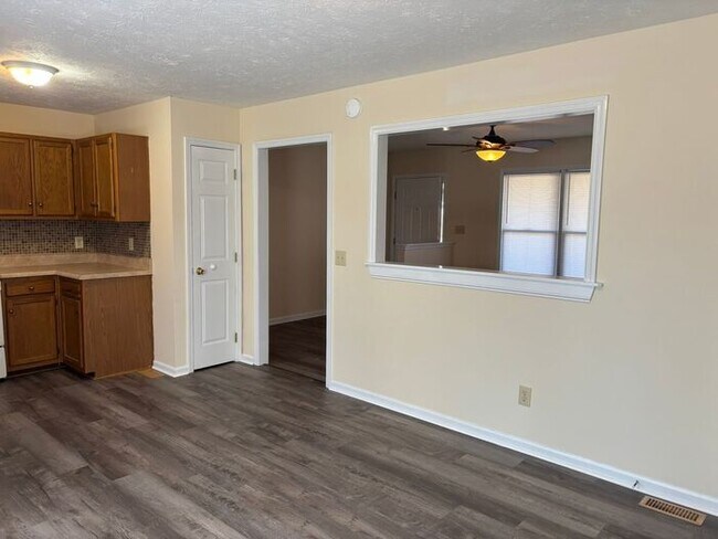 Building Photo - 3816 Hagge St