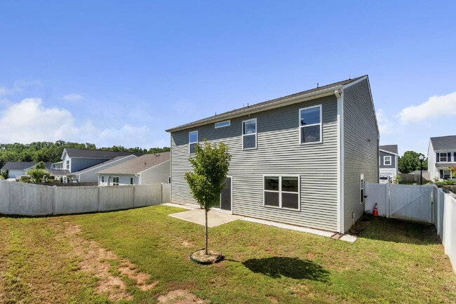 Building Photo - Modern 4-Bedroom Home in Butler Knoll in I...
