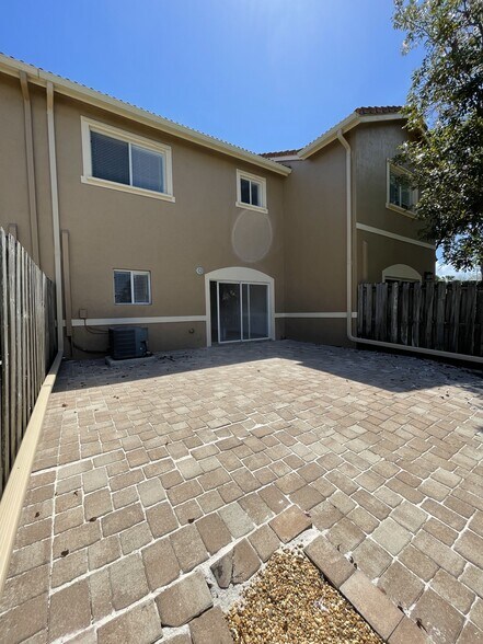 Building Photo - 8537 SW 214th Ln