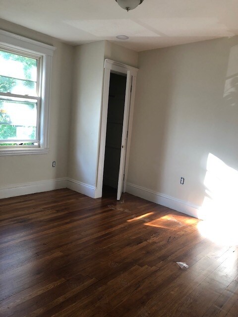 Building Photo - 12 Logan St