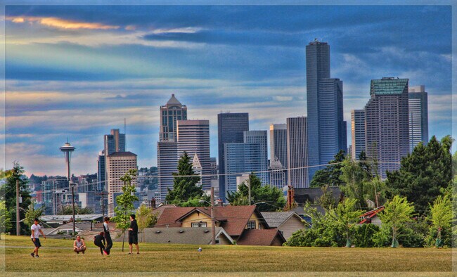 Building Photo - 3029 19th Ave S