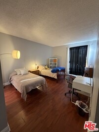 Building Photo - 321 S San Vicente Blvd