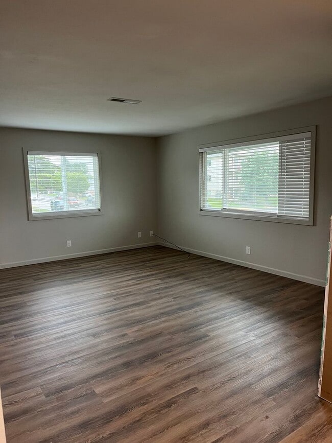 Building Photo - 1404 Toole Ave