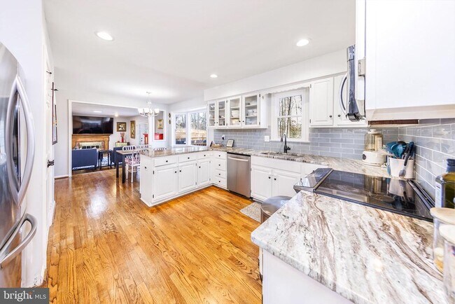 Building Photo - 980 Old Holly Dr