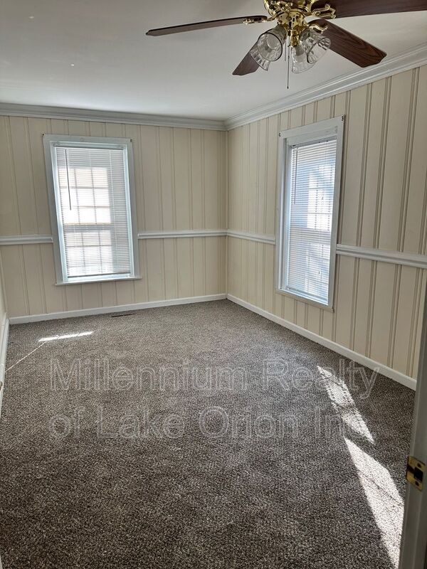 Building Photo - 709 W Dryden Rd