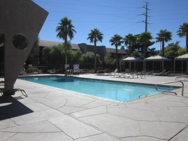 Building Photo - 5141 River Glen Dr