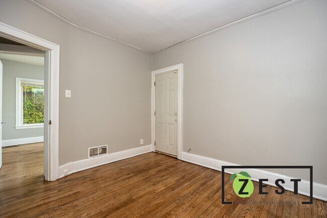 Building Photo - 3740 Tyler St